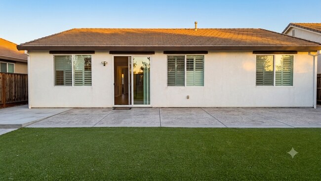 Building Photo - 5029 Copper Sunset Way
