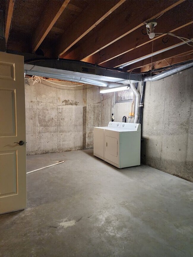 Building Photo - Long Realty & Property Management - Great ...