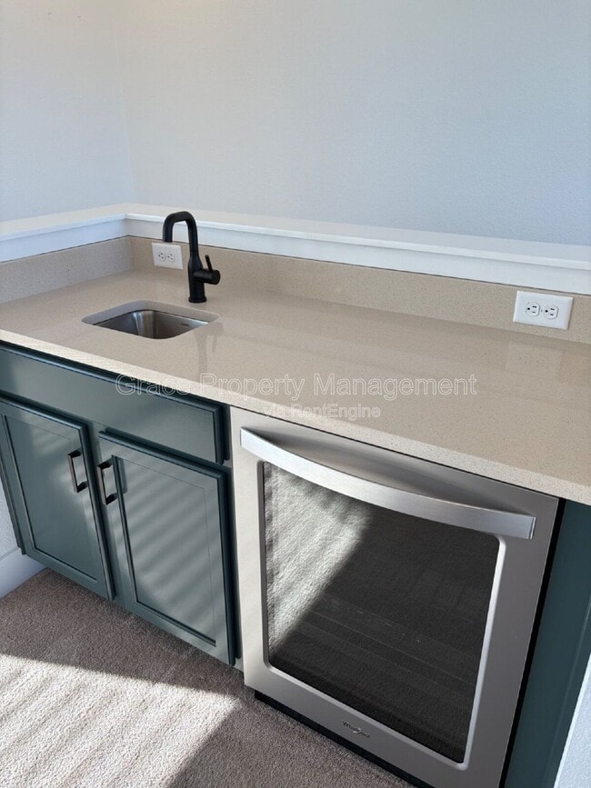 Building Photo - 2657 W 68th Pl