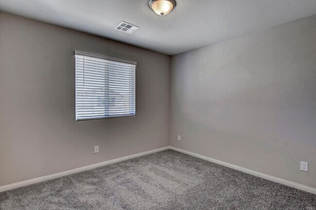 Building Photo - 2021 SINGLE FAMILY HOME IN GATED COMMUNITY