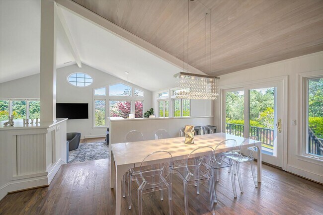 Building Photo - Welcome to Your Luxurious Napa Valley Retr...