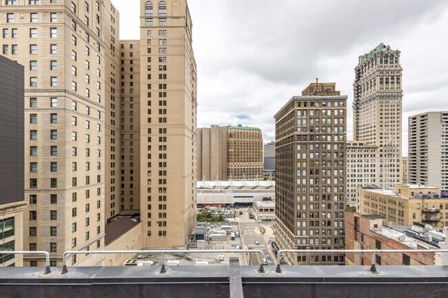 Building Photo - 111 State St