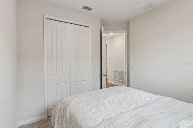 Building Photo - 654 Heritage Sq Dr