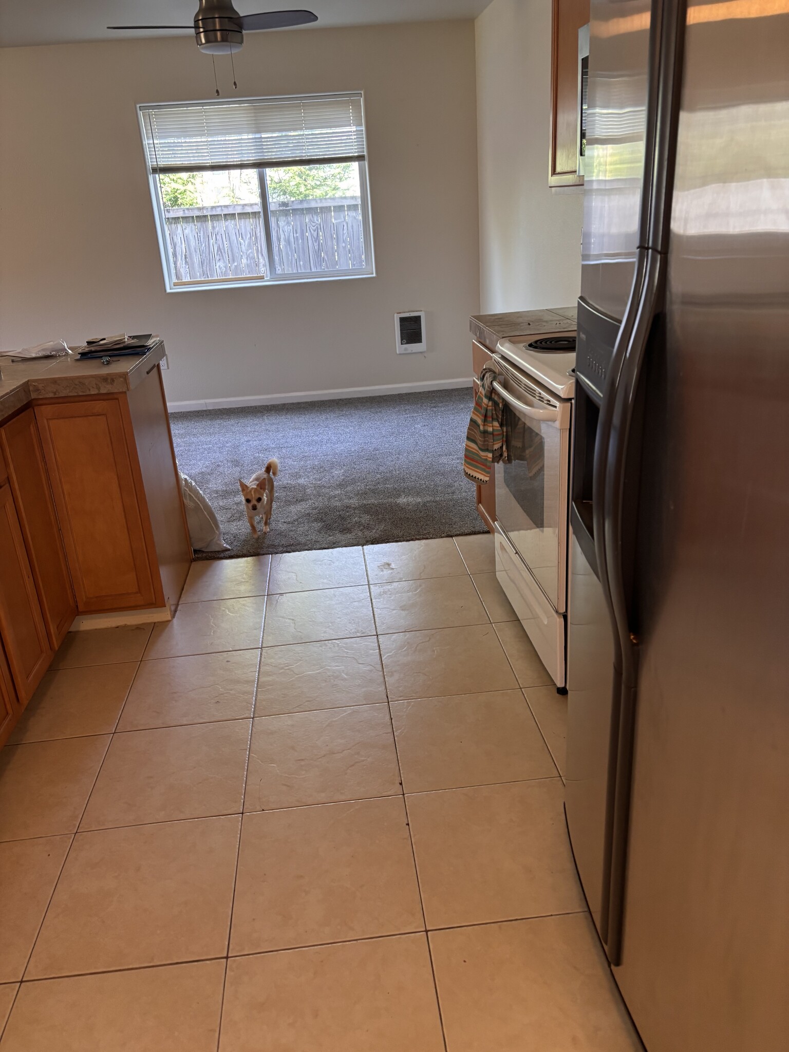 Building Photo - 657 N Main Ave