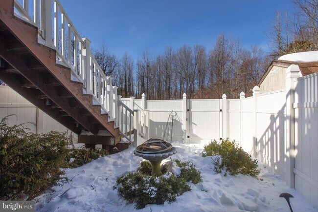 Building Photo - 2828 Beckon Dr