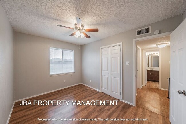 Building Photo - 1758 Farleigh Ct