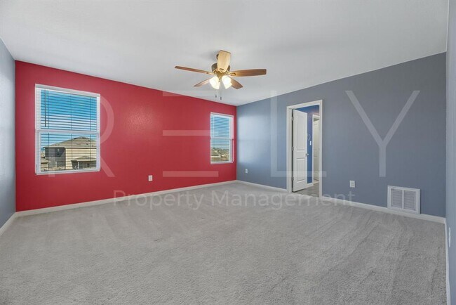 Building Photo - 220 Wonderful Life Way