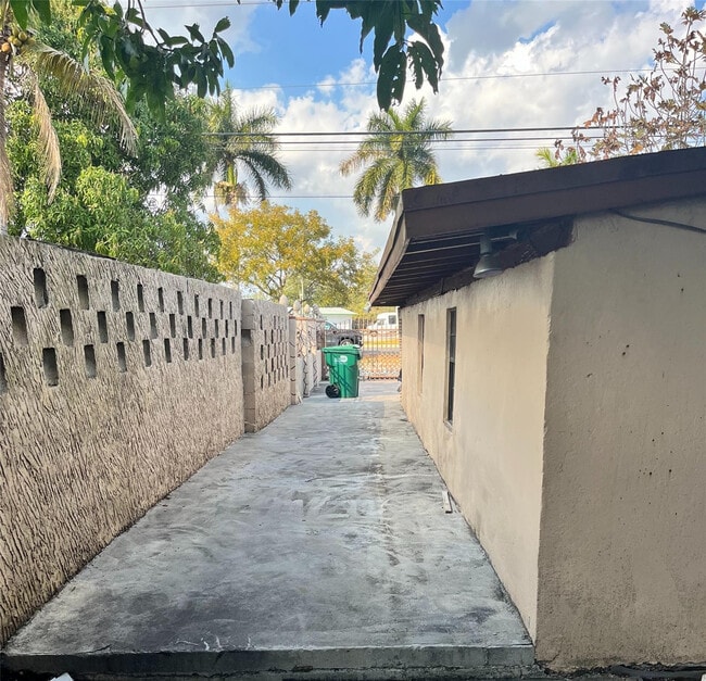 Building Photo - 1440 NW 183rd St