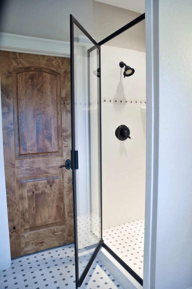 Building Photo - Beautiful Mountain home in Balsam Mountain Preserve Community $3500 a month with year-long lease