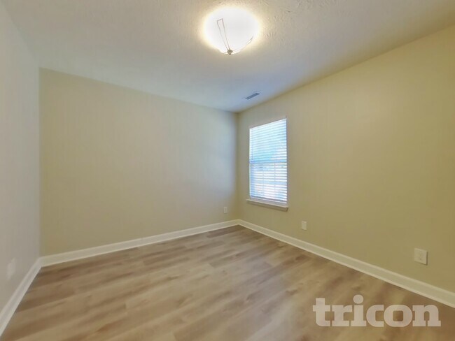 Building Photo - 645 Belgium Dr