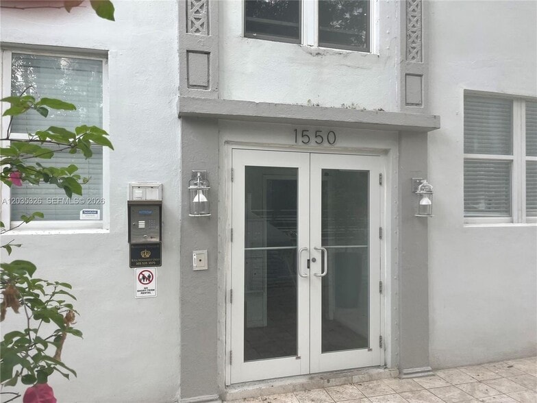 Building Photo - 1550 Drexel Ave