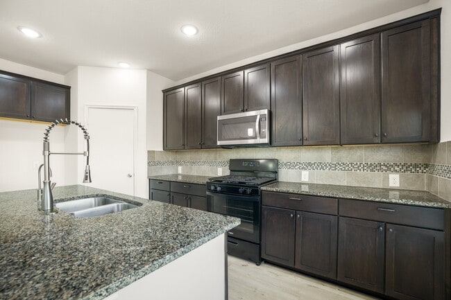 Building Photo - 4118 Lake Cypress Cir