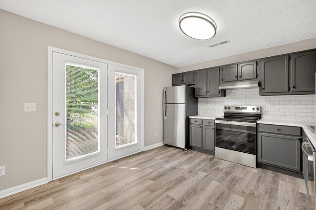 Building Photo - 601 E Grundy St