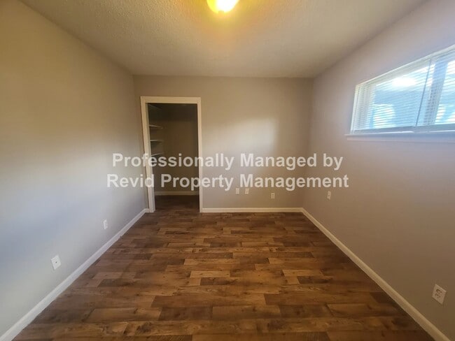 Building Photo - 3 Bedroom Home in Frayser!