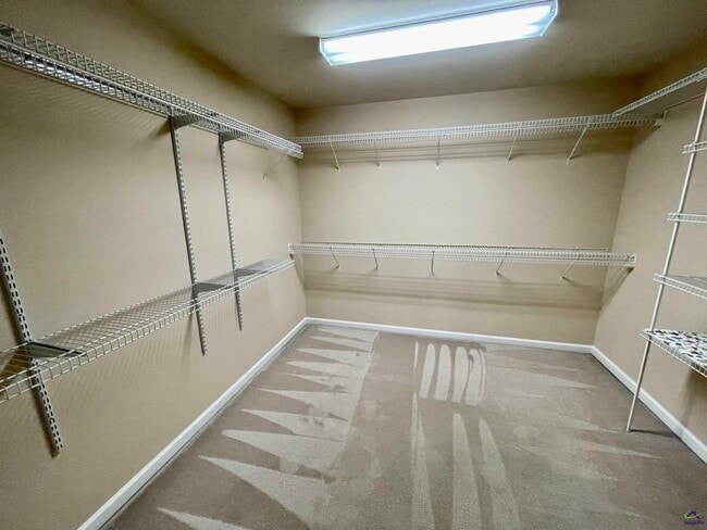 Building Photo - 103 Oros Point