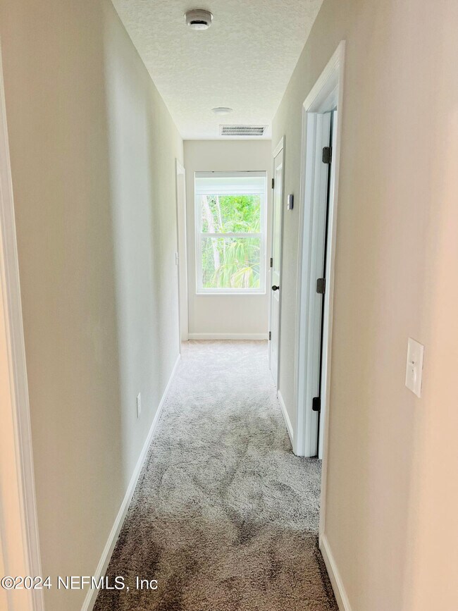 Building Photo - 575 S Woodlawn St