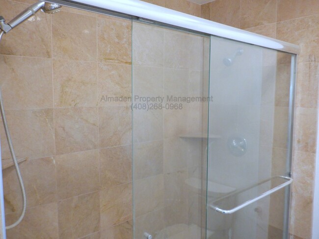 Building Photo - Updated Home, Central A/C & No Carpets! Pe...