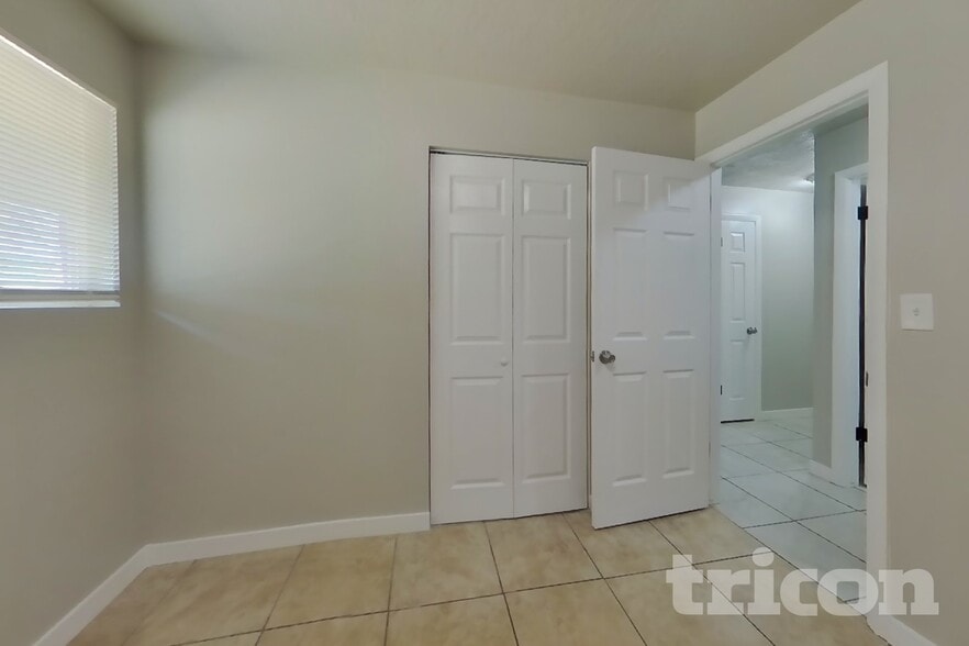 Building Photo - 4889 Milos Dr