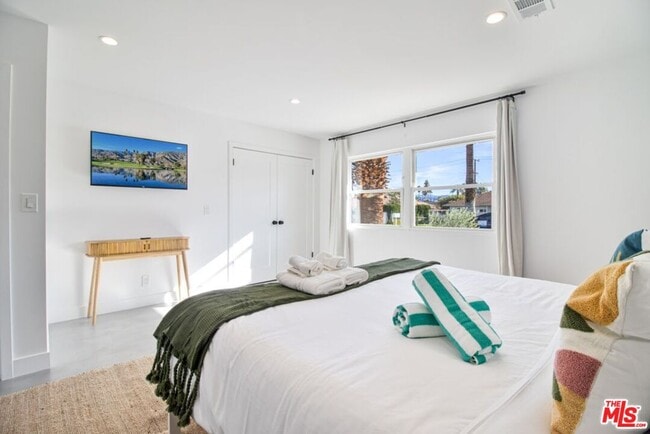 Building Photo - 3730 E Camino San Miguel