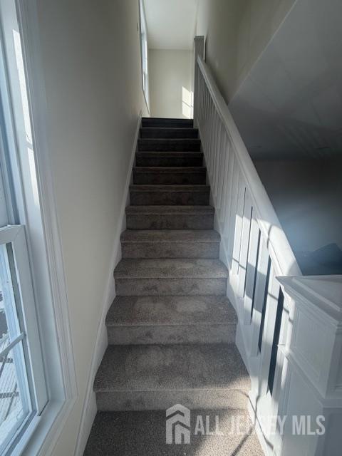 Building Photo - 66 Lincoln Ave