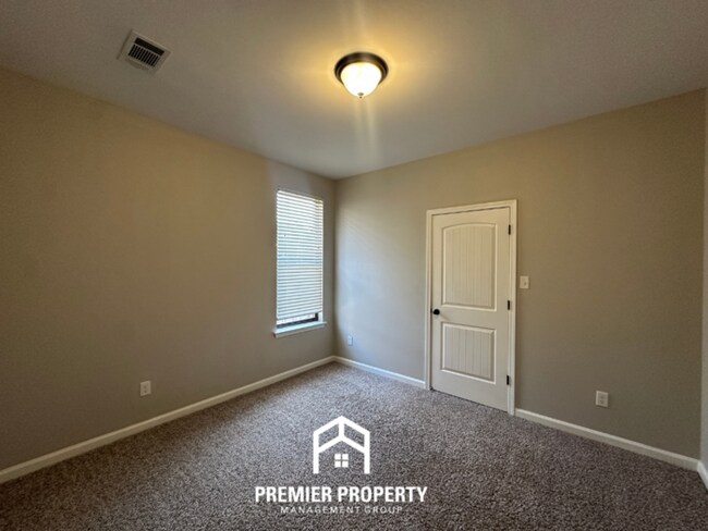 Building Photo - Luxury 4BR/3BA Arlington Home | Top-Tier Schools, Granite, Vaulted Ceilings & Covered Patio