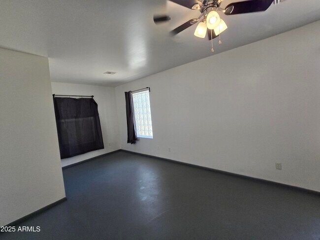 Building Photo - 2302 N 36th St