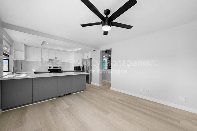 Building Photo - 6863 Caminito Mundo