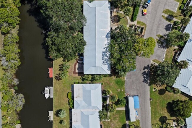 Building Photo - 11310 W Bayshore Dr