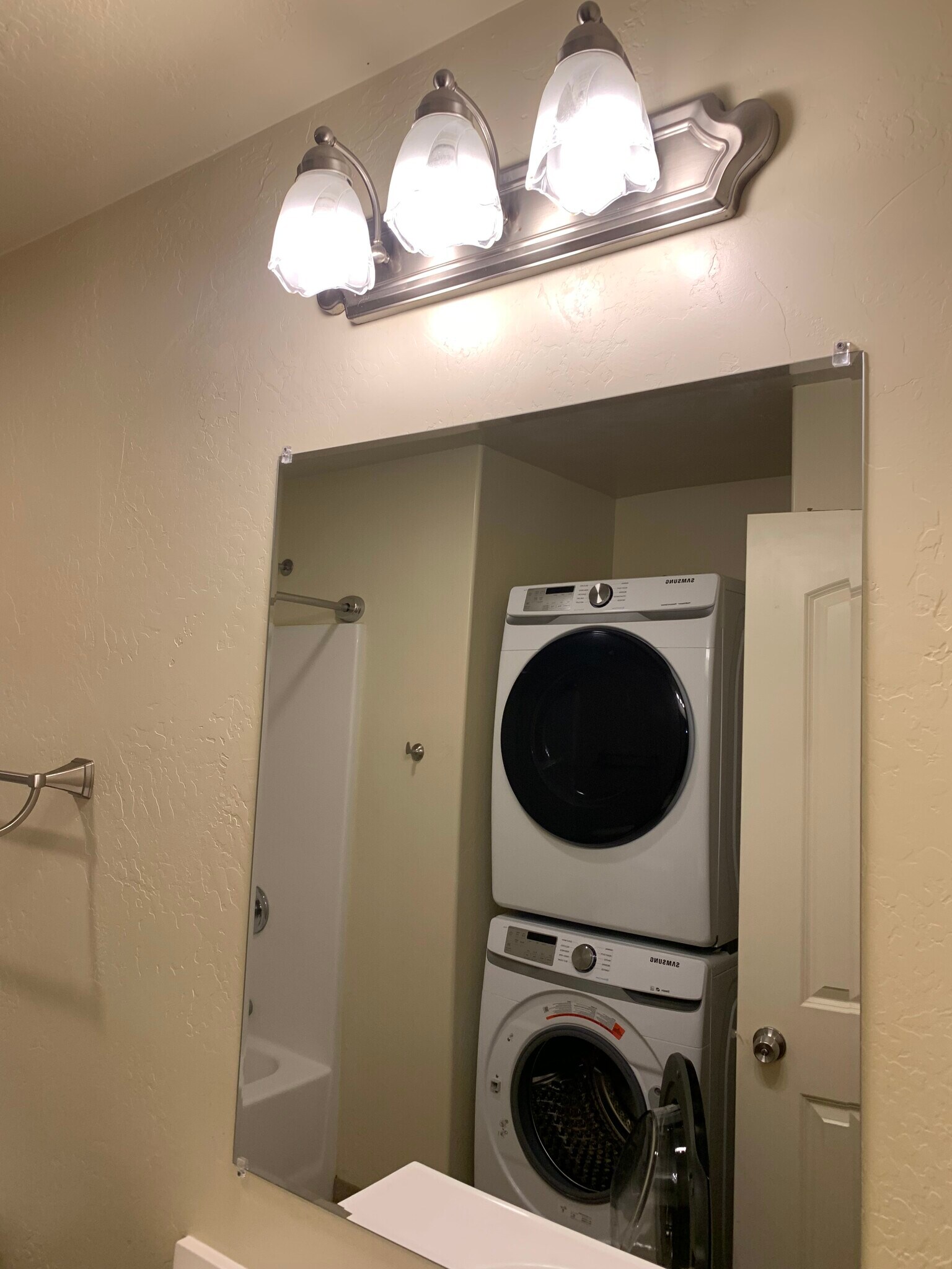 Building Photo - 316 W Broadway St