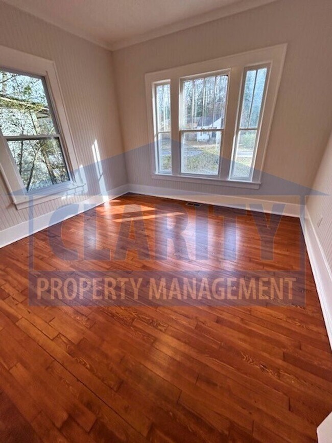 Building Photo - Beautifully Remodeled 3 Bedroom / 2 Bath Home in Chattanooga