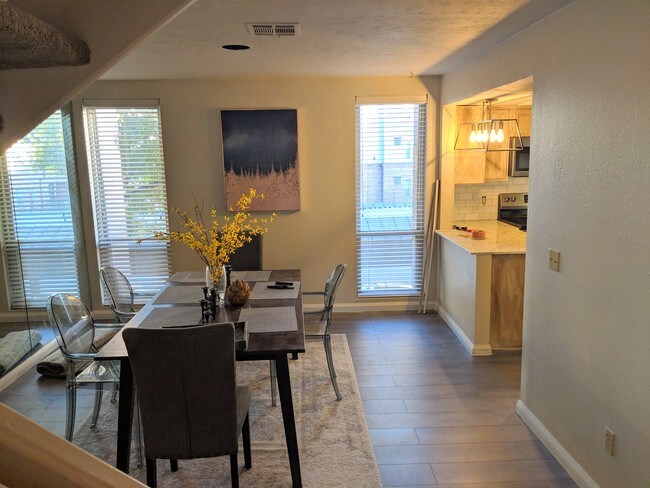 Building Photo - 600 NW 4th St