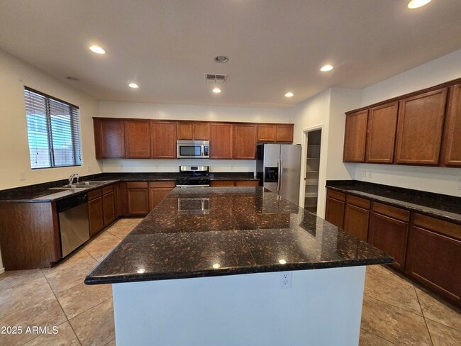 Building Photo - 3538 E Carla Vista Dr