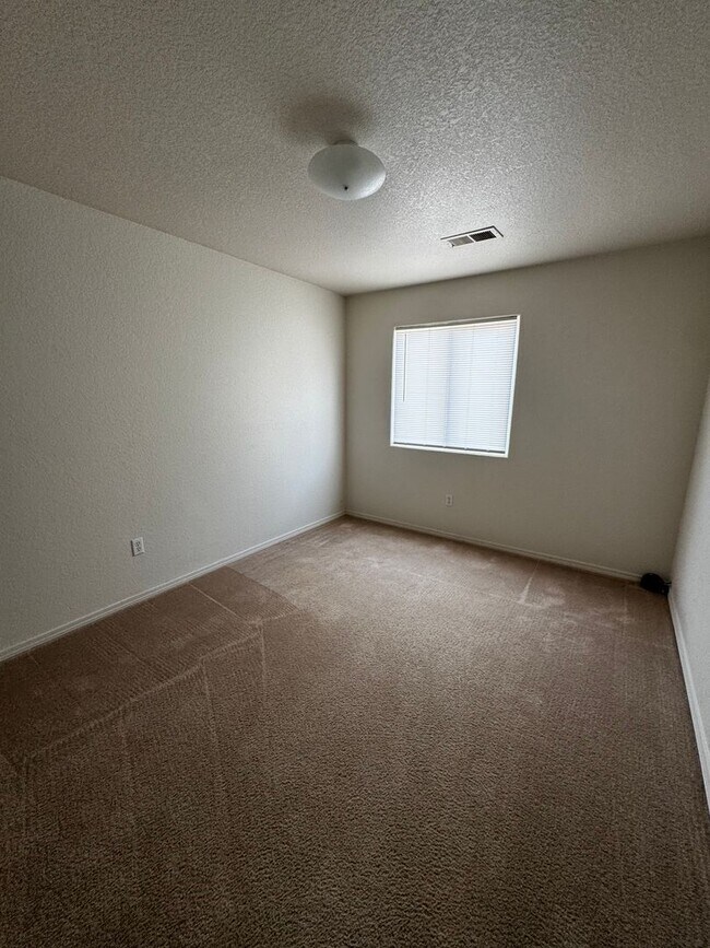 Building Photo - 3236 Crimson Rose Ln SW