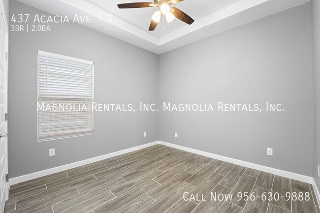 Building Photo - 437 E Acacia Ave