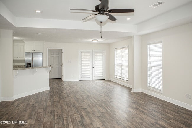 Building Photo - 6821 10th Ave