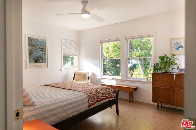 Building Photo - 5676 Hub St