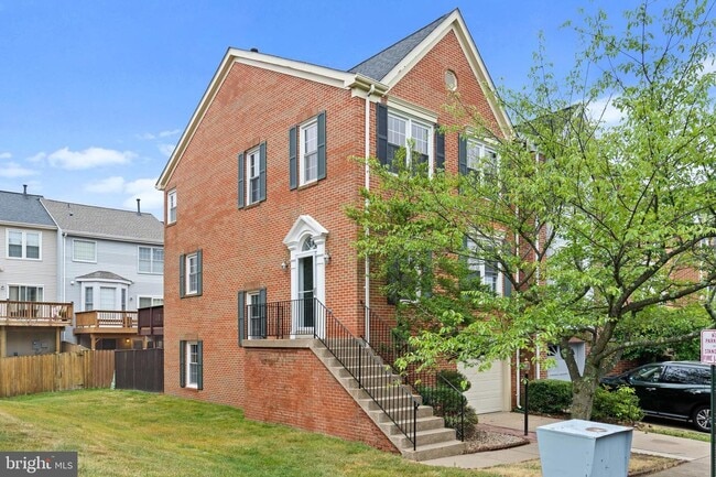 Building Photo - 6520 Major St