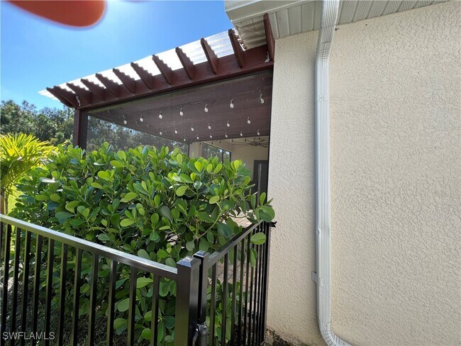 Building Photo - 4163 Bluegrass Dr