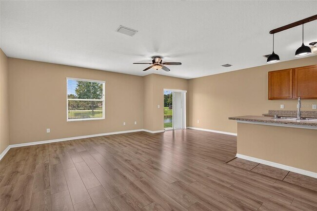 Building Photo - 817 Ashentree Dr