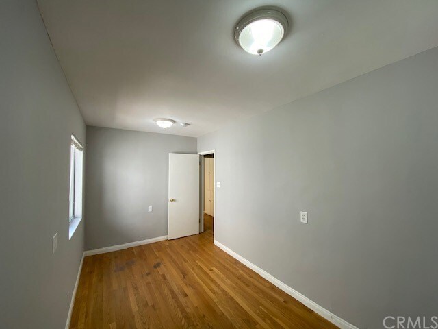 Building Photo - 3916 Kentucky Dr