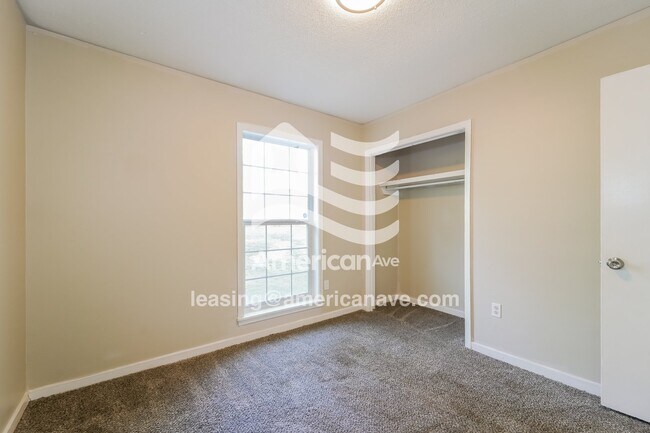 Building Photo - 2636 Revere St