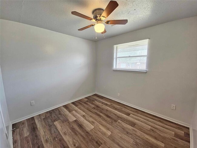 Building Photo - 3224 Lazy Ln