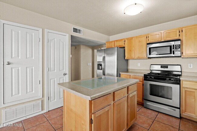 Building Photo - 10822 Elise St