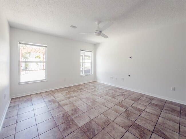 Building Photo - 14717 Redcliff Dr