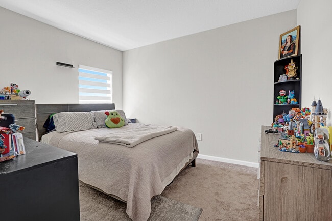 Building Photo - 712 Pomegranate Pl