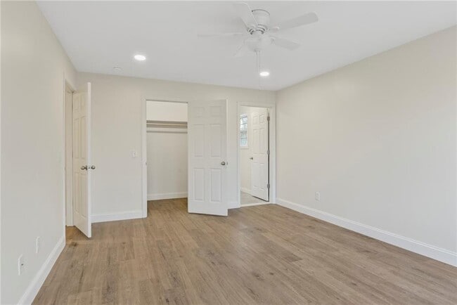 Building Photo - 24 Blackburn St