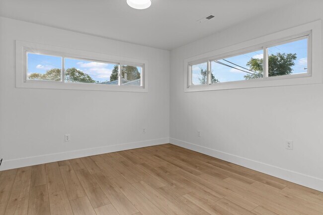 Building Photo - 38 Indian Creek Dr