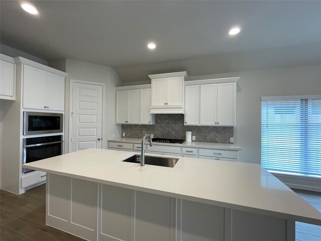 Building Photo - 115 Savory Saute Dr
