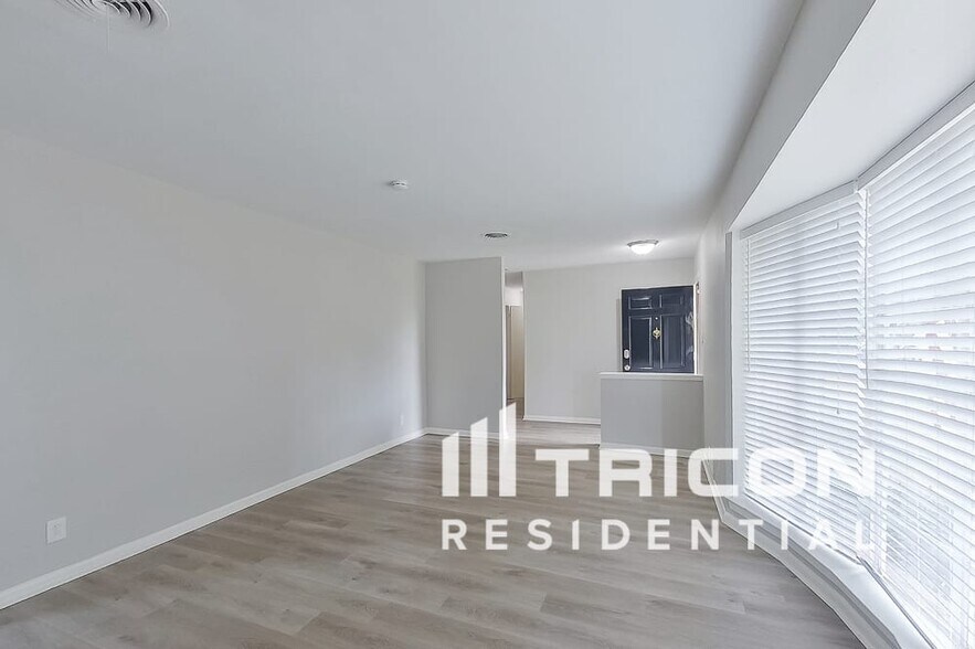 Building Photo - 3240 Springwood Ln