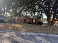 Building Photo - 213 Whitetail Cir